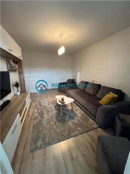 Apartament cu 2 camere decomandat în B-dul București