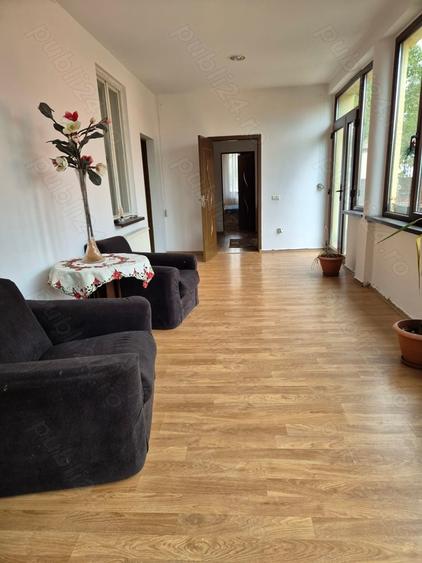 Casă cu Teren 2700 Mp în Giarmata