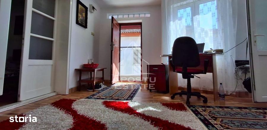 Casă cu 5 camere cu Teren 1439 Mp în Ineu