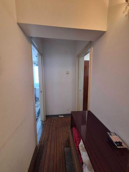 Apartament cu 3 camere semidecomandat în Colentina