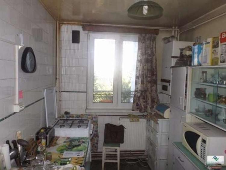 Apartament cu 2 camere semidecomandat, mobilat în Basarabia