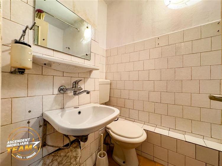 Apartament cu 4 camere decomandat, mobilat în Central