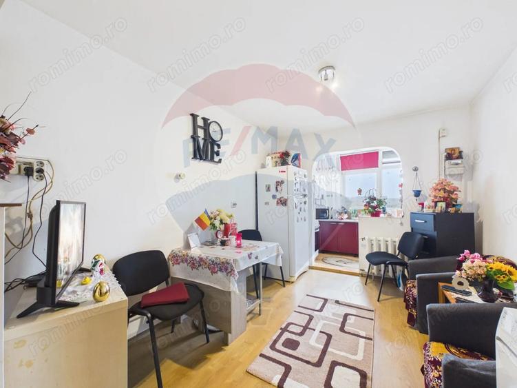 Apartament cu 4 camere semidecomandat, mobilat în Rahova