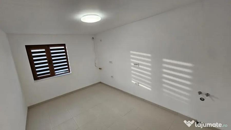 Casă cu 3 camere cu Teren 1720 Mp în Băicoi