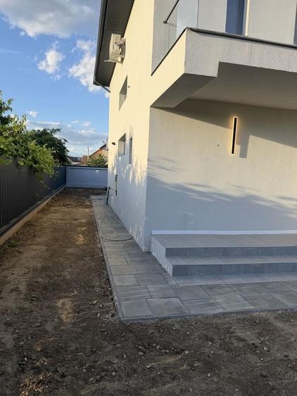 Casă cu 4 camere în Racovița