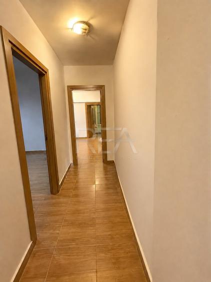 Apartament cu 3 camere decomandat în Drumul Taberei