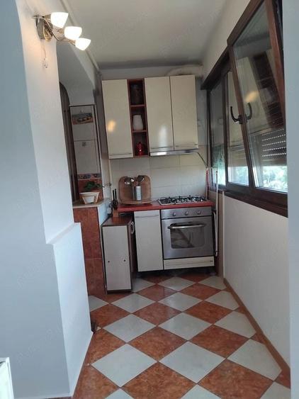 Apartament cu 2 camere semidecomandat, mobilat în Dristor
