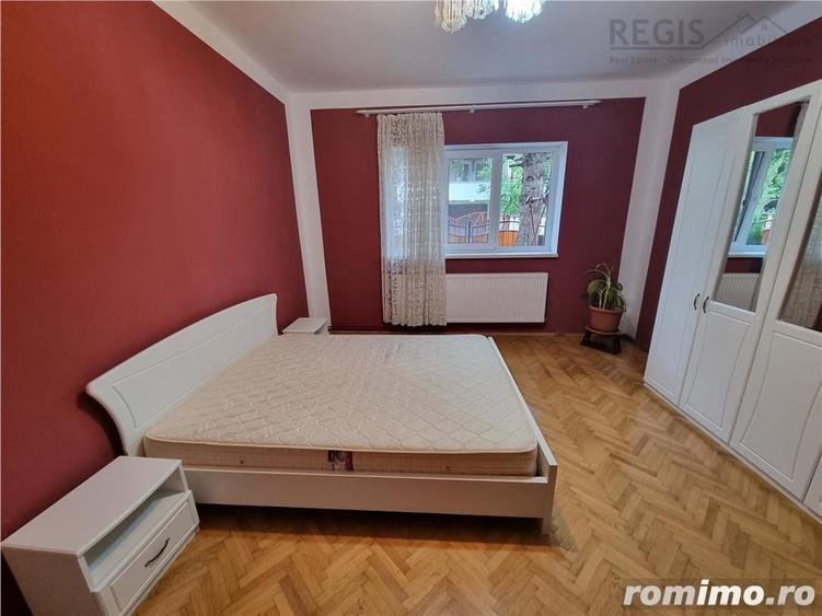 Apartament cu 3 camere, mobilat în Florilor
