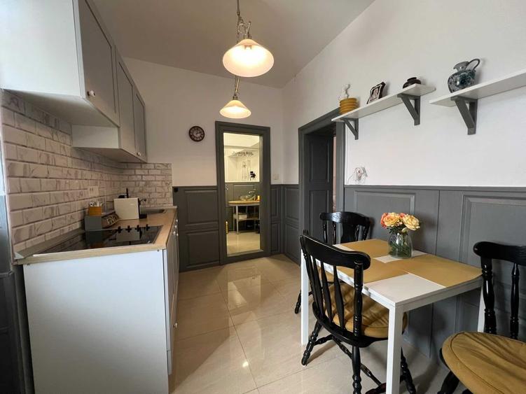 Apartament cu 2 camere decomandat în Central