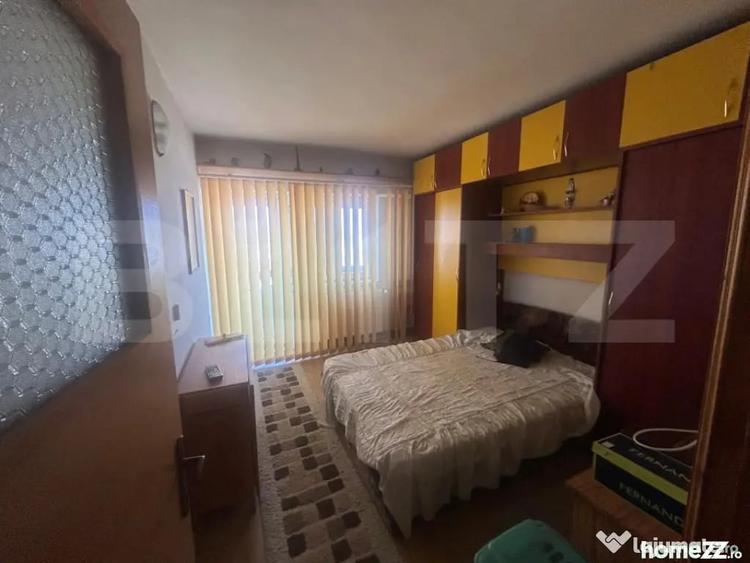 Apartament cu 4 camere decomandat în Central