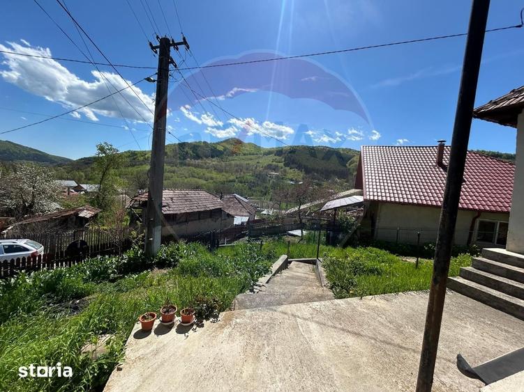 Casă cu 4 camere cu Teren 700 Mp în Chiojdu