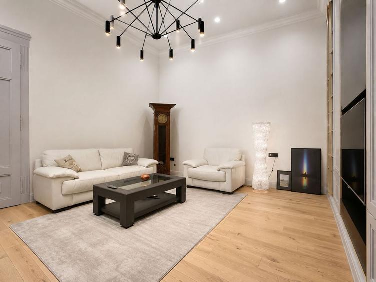 Apartament cu 3 camere semidecomandat, mobilat în Ultracentral
