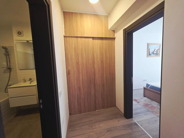 Apartament cu 2 camere semidecomandat în Tractorul