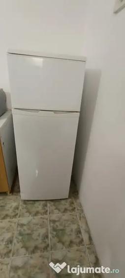 Garsonieră decomandată în Rogerius