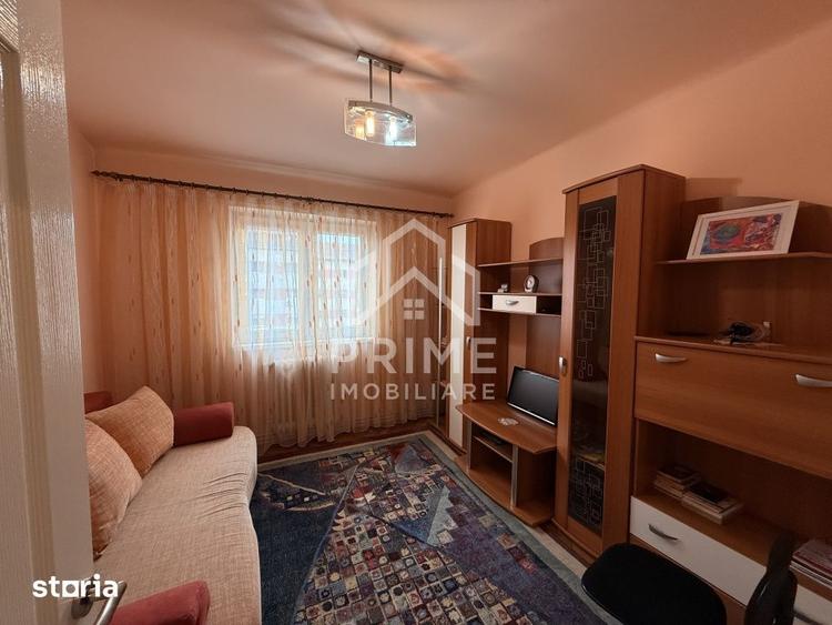 Apartament cu 3 camere, mobilat în Cetate