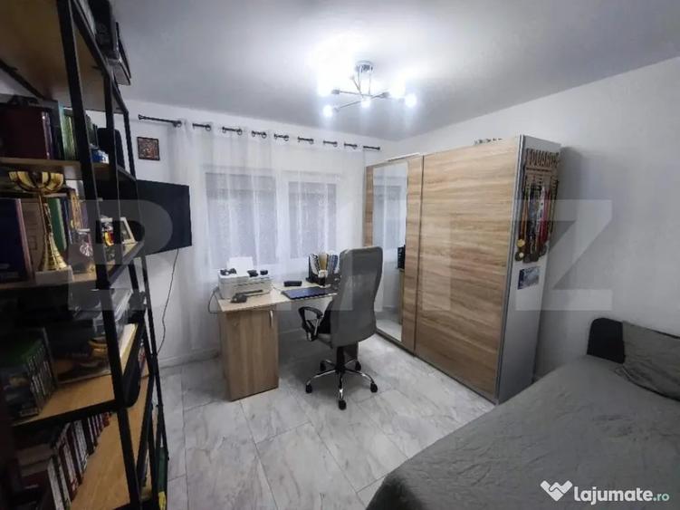 Apartament cu 3 camere semidecomandat în IAR