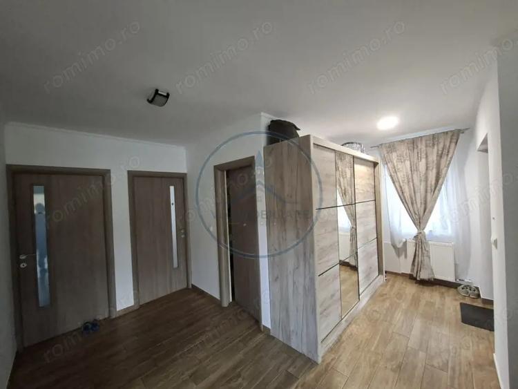 Casă cu 3 camere cu Canalizare în Central