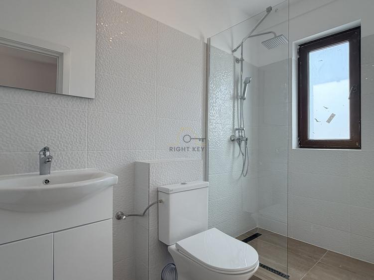Casă individuală cu 4 camere cu Canalizare în Domnești