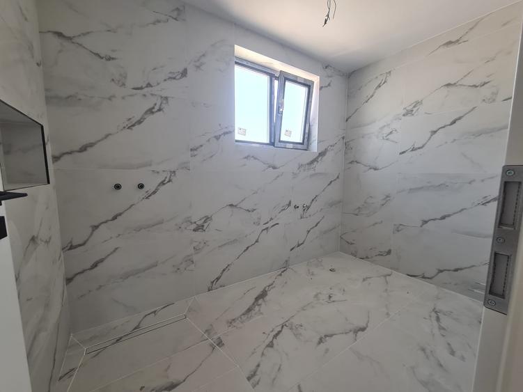 Casă individuală cu 4 camere cu Teren 300 Mp în Odăi