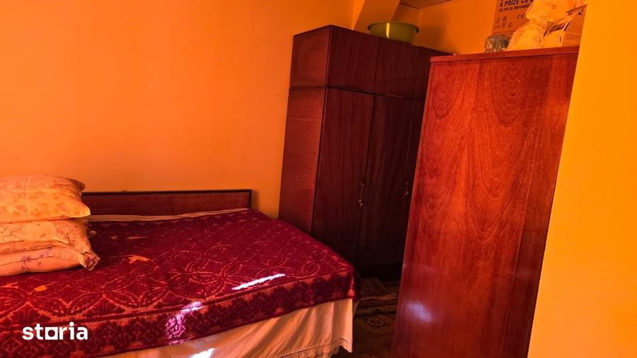 Casă cu 5 camere cu Teren 2200 Mp în Tuzla