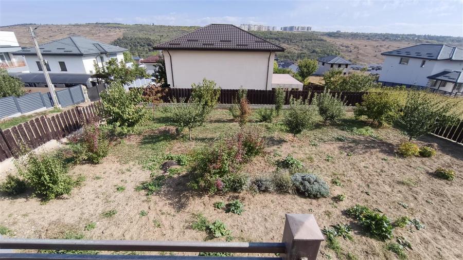 Casă individuală cu 3 camere cu Canalizare în Rediu