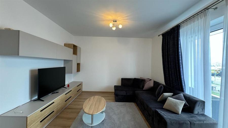 Apartament cu 2 camere decomandat, mobilat în Tractorul