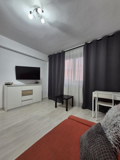 Apartament cu 2 camere decomandat în Roșu