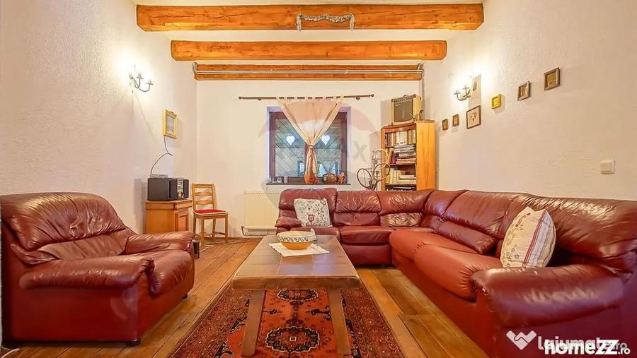 Casă cu 16 camere cu Teren 1368 Mp în Timișu de Sus