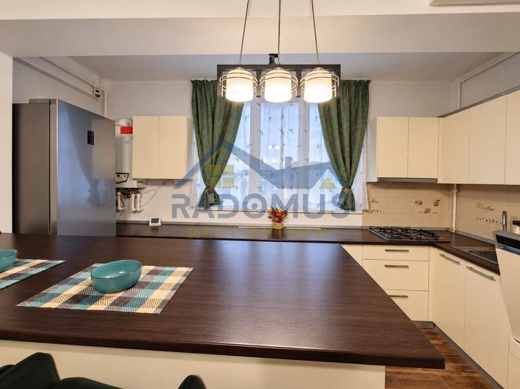 Apartament cu 3 camere decomandat, mobilat în 9 Mai