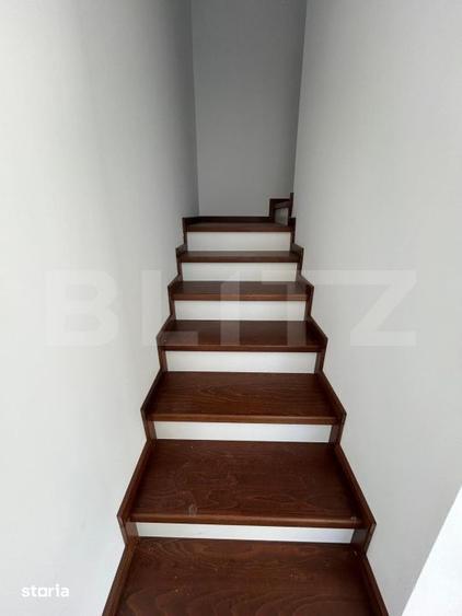 Casă cu 5 camere cu Teren 220 Mp în Mircea cel Bătrân