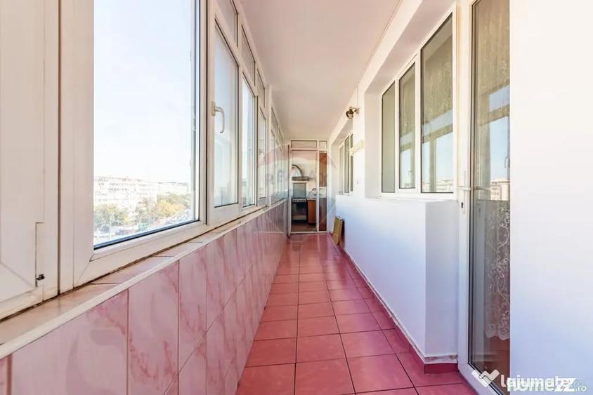 Apartament cu 3 camere decomandat în Obor