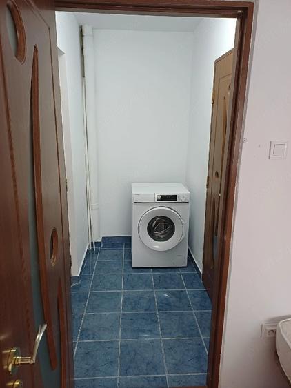 Apartament cu 3 camere semidecomandat în Mărăței