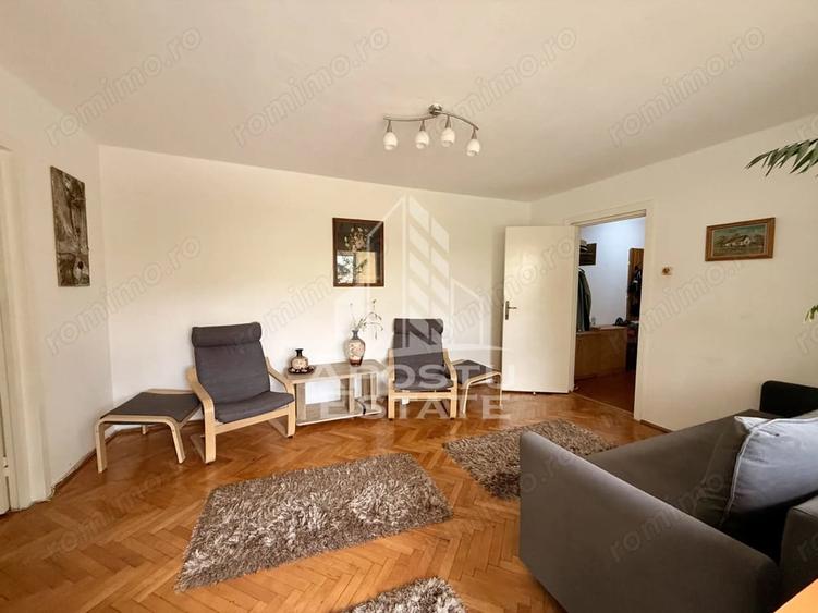 Apartament cu 3 camere semidecomandat în Olimpia-Stadion
