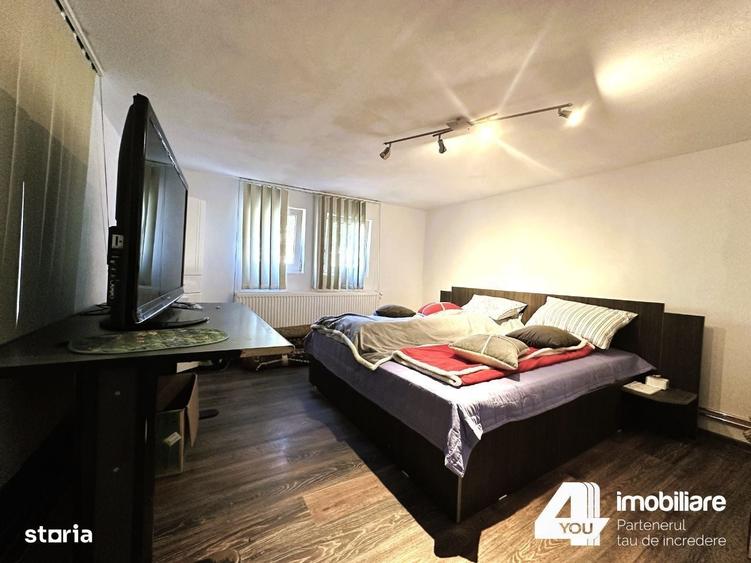 Casă cu 4 camere cu Teren 5158 Mp în Groși