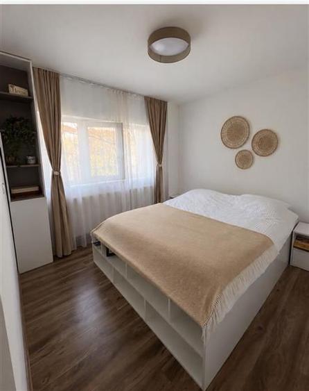 Apartament cu 3 camere decomandat, mobilat în Lipovei