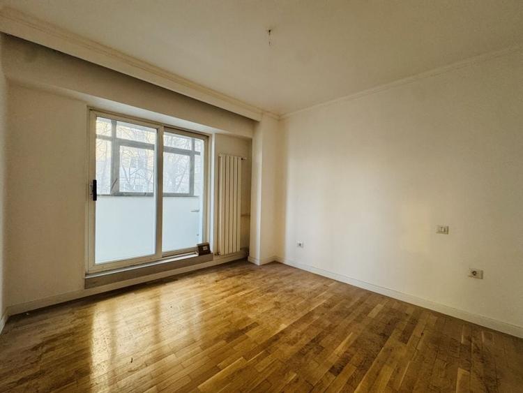 Apartament cu 3 camere decomandat în Panduri