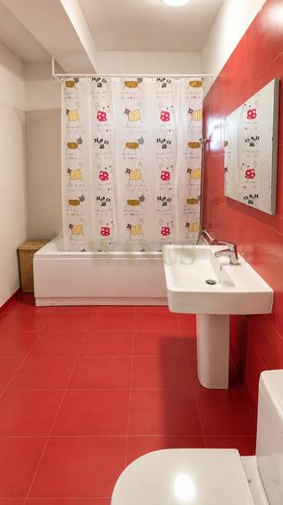 Apartament cu 2 camere semidecomandat, mobilat în Florești