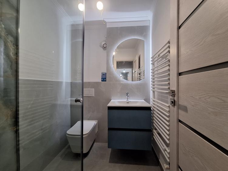 Apartament cu 3 camere decomandat în Dâmbovița