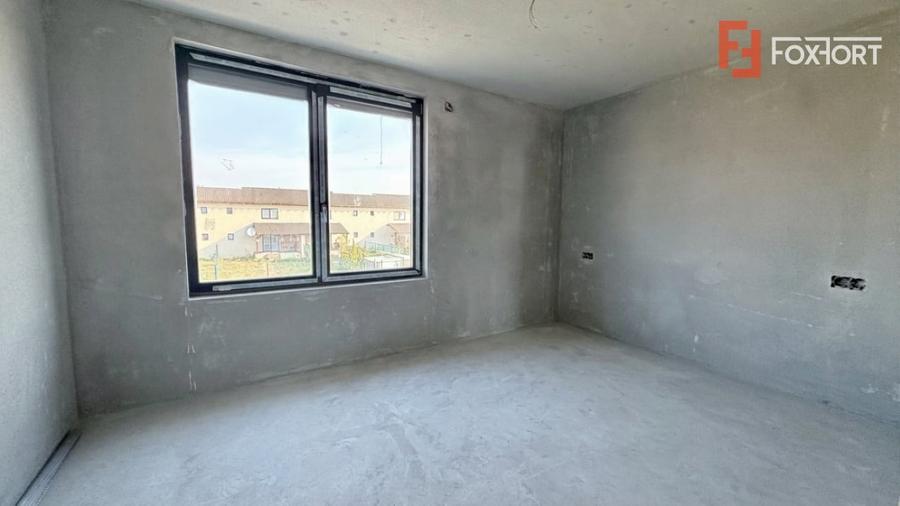 Duplex cu 5 camere cu Canalizare în Moșnița Nouă