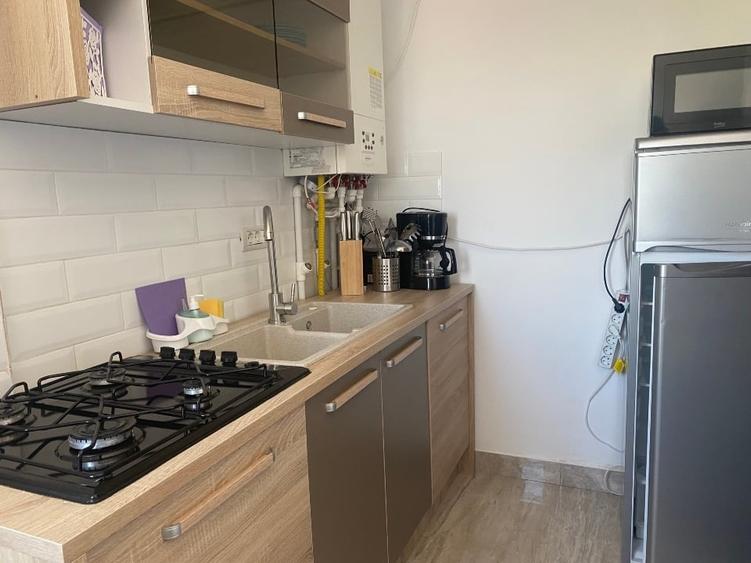 Apartament cu 2 camere decomandat, mobilat în Central
