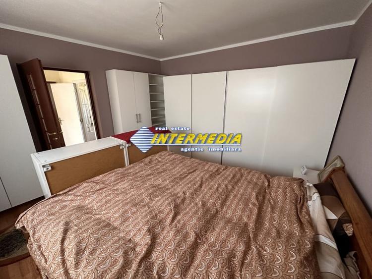 Casă individuală cu 5 camere cu Teren 2500 Mp în Hăpria
