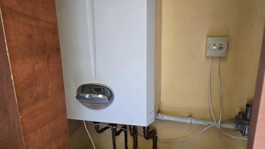 Apartament cu 2 camere decomandat în Piața Centrală