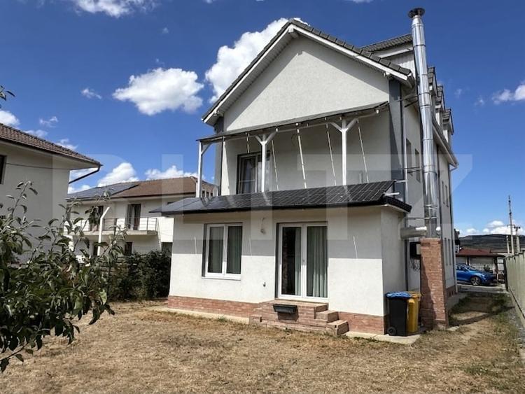 Casă individuală cu 6 camere cu Canalizare în Gilău