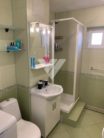 Apartament cu 3 camere decomandat, mobilat în Calea Dumbrăvii