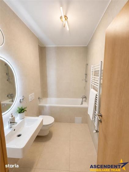 Apartament cu 2 camere decomandat în Tractorul