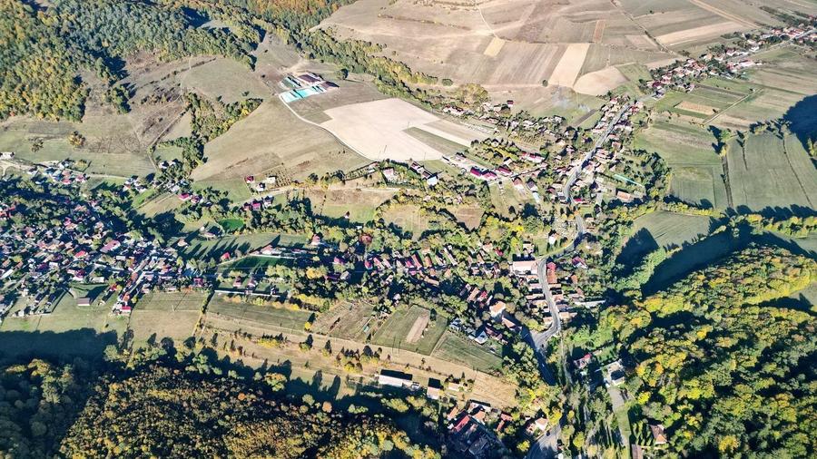 Teren Construcții intravilan de 2825 mp, în Vâlcele