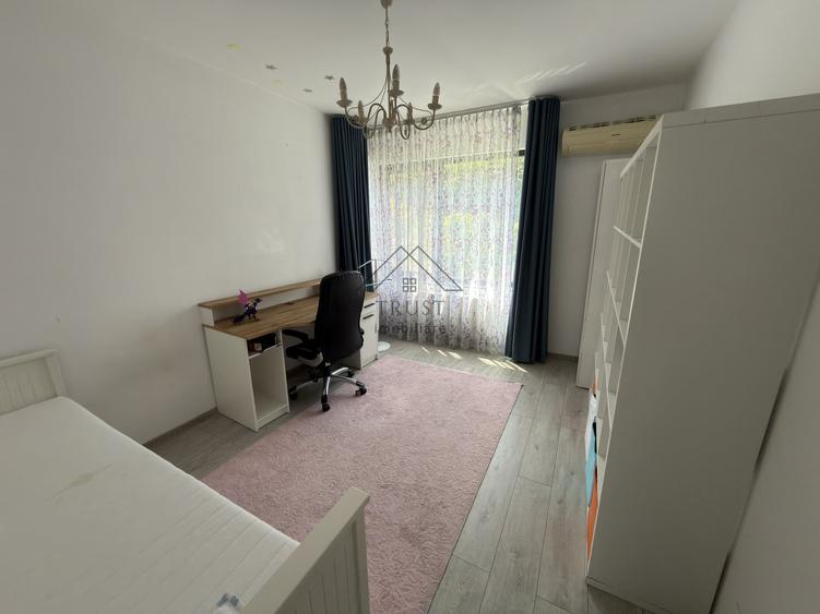 Duplex cu 4 camere cu Canalizare în Florești
