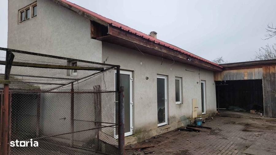 Vand urgent, imobil cu 3 case si 2 anexe: Casa1:P+E+M; Casa2:P+M; C3:P - 11