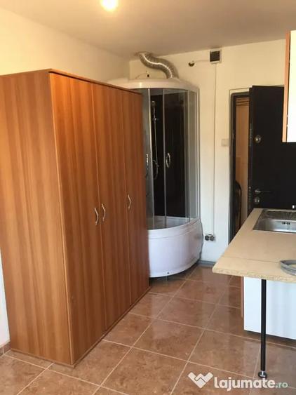Apartament cu 5 camere în Tudor Vladimirescu