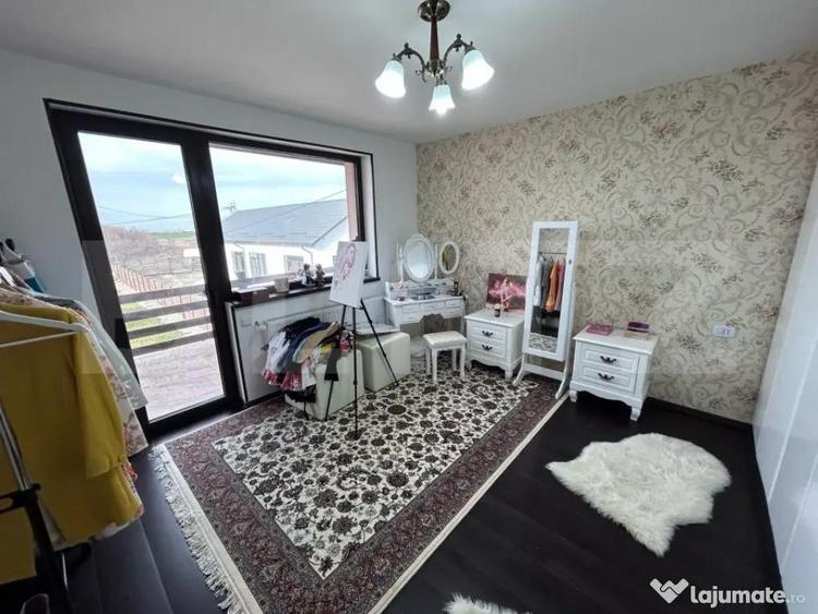Casă cu 6 camere cu Teren 2000 Mp în Aeroport
